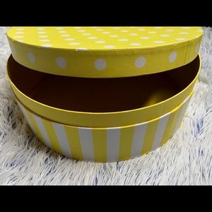 Decorative container